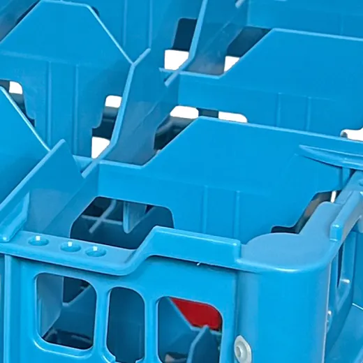 FriesRack Clixrack System 500 - Detailansicht Fachung 5x5, passend f�r 25 Gl�ser. Ergonomisches Design erleichtert Best�ckung und Entnahme. F�hrungsleisten sichern Stabilit�t, abgerundete Formen schonen die Gl�ser.