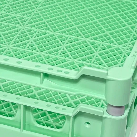 Detailansicht vom grnen Besteckkorb BK-75, Modell C-01-07, Korbma 50x50cm - ideal fr Profi-Geschirrsplmaschinen in Gastronomie und Gewerbe.