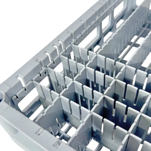 Anwendungsbeispiel im 60x40 cm Grundkorb: Universal Querteiler zur individuellen Facheinteilung im 15-mm-Raster - ideal zum Separieren von Geschirr und Kleinteilen in der Gewerbesp�lmaschine.