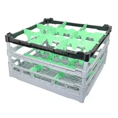 FriesRack System 500 Korb Typ D-3x3 Glaeserkorb mit Korbgroesse 50x50 cm. Ideal fuer grosse Rotweinglaeser, geeignet fuer Profi Glaeserspuelmaschinen. Stapelbarer grauer Spuelkorb fuer optimale Glaeserlogistik bei Catering, Events und Gastronomie.